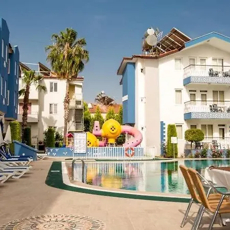 Aparthotel Family Papaya Apart Side